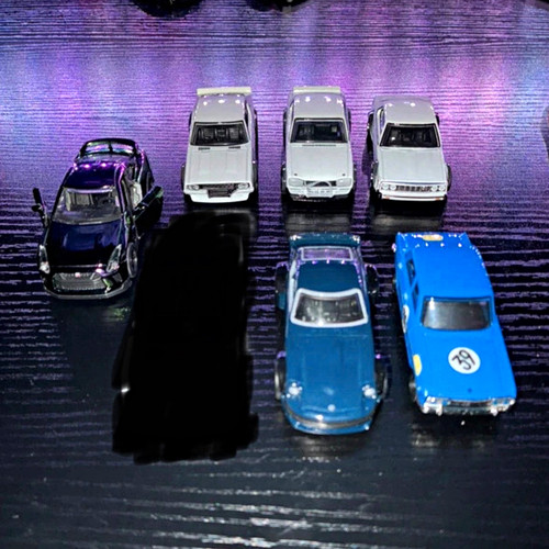 Hot wheels premium nissans - hot,