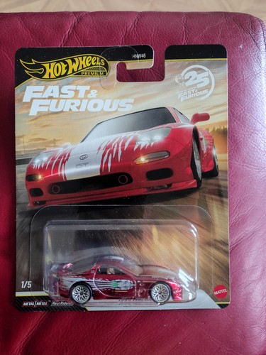 Hot wheels premium - hot, and