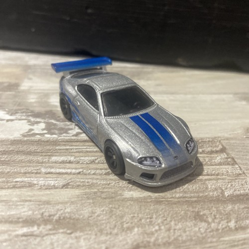 Hot wheels premium - hot, fast